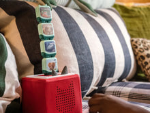 Load image into Gallery viewer, Clever Tonies - Animal World Record Breakers