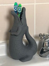 Load image into Gallery viewer, Scrunch Crocodile Jug - Teal Green
